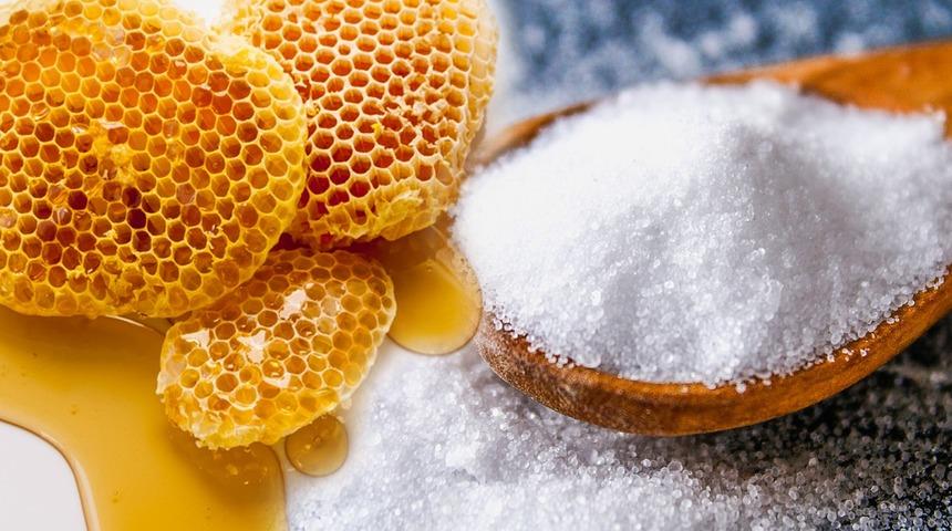 Kimsenin aklına gelmez! Bal ve tuzu birlikte tüketirseniz...