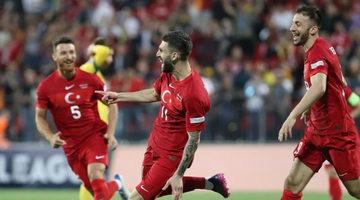 Doğukan Sinik, milli takımda şova başladı! Sıradaki gelsin...