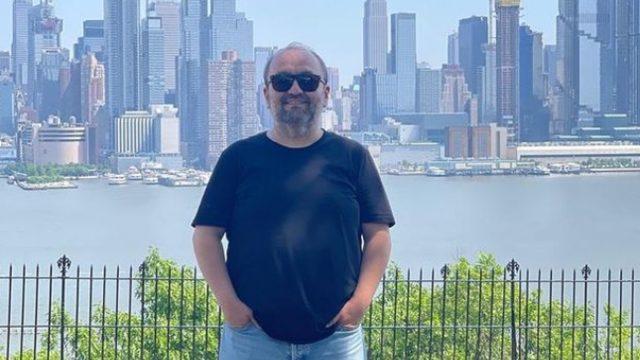 ABD'de yaşamaya başlayan ünlü oyuncu Erdem Baş’ın paylaşımı olay oldu! “Iphone 13 Pro Max telefonu sizce kaça aldım?”