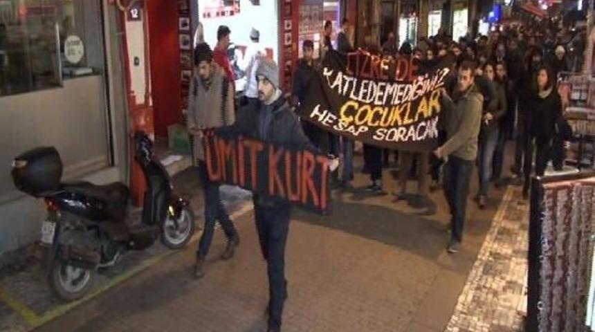 HDP'liler Şırnak'ta &ouml;len &Uuml;mit Kurt i&ccedil;in y&uuml;r&uuml;d&uuml;