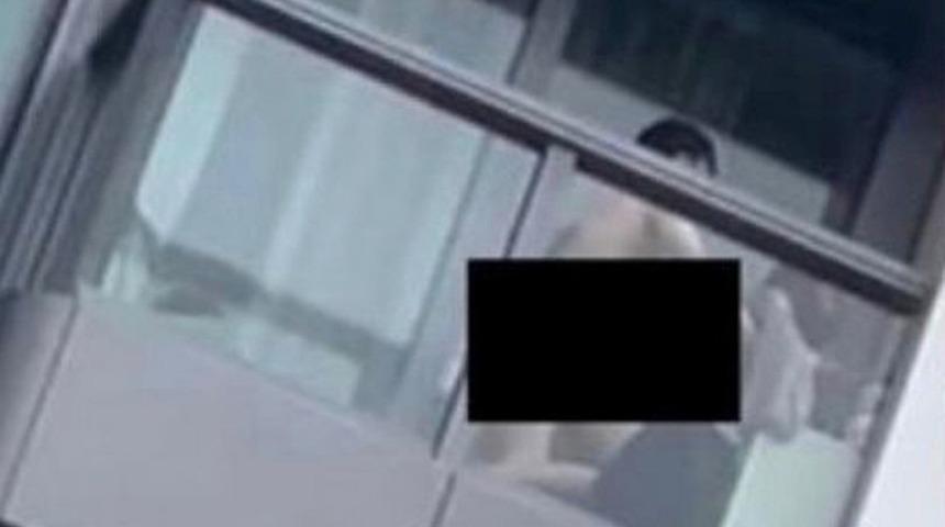 Balkon fantezisi başını yaktı! Herkesin gözü önünde cinsel ilişkiye girmişlerdi