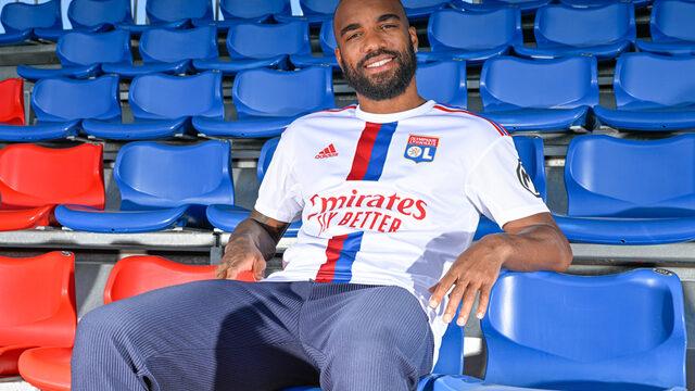 Alexandre Lacazette evine geri döndü! ''Peynir ekmek gibi gol atar''