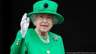 Elizabeth 21'inci yüzyılın en uzun süre tahtta kalan hükümdarı oldu