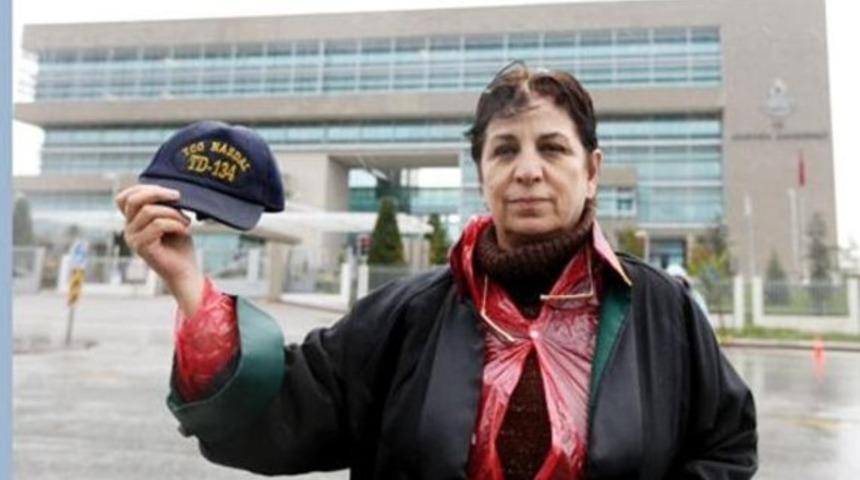 'Adalet Nöbeti' tutan avukata Uğur Mumcu ödülü