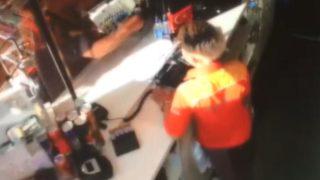 Kredi kartını takside düşürdü, harcamayı görünce şoke oldu! Bakın ne almış...