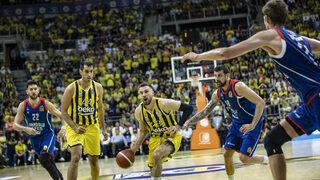 Fenerbahçe Beko, Anadolu Efes'i yine mağlup etti ve 2-0 öne geçti!