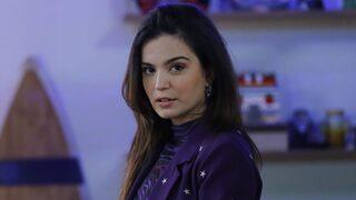 Aslı Bekiroğlu gömleğinin düğmelerini açtı! Sütyeniyle poz verdi