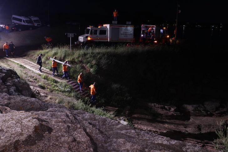 Kandıra'da yapılan tatbikatta gemide mahsur kalan kazazedeler varagele sistemiyle kurtarıldı G5