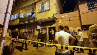 Siyah çarşaflı ve şapkalı saldırganlar dehşet saçtı! Eve girip kurşun yağdırdılar: 1 ölü 1 yaralı