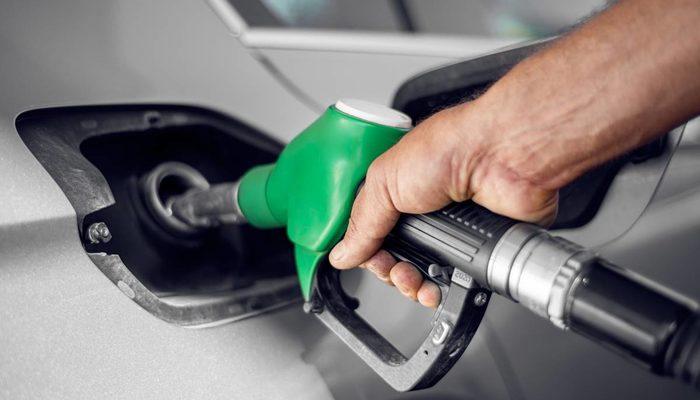 Benzin fiyatları 27 TL'ye dayandı! Dünyadaki enerji krizi sonrası otomobil sahiplerini üzecek haberi açıkladı