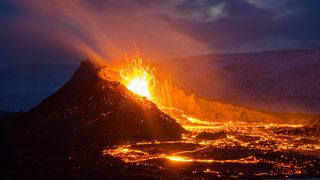 Yanardağ patlaması nedir, ne zaman ve nasıl oluşur? Yanardağ patlaması en çok hangi bölgede görülür?