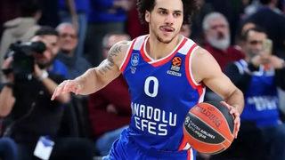 Shane Larkin iki yıl daha Anadolu Efes forması giyecek!