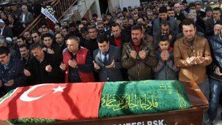 İtalya'daki kazada ölen denizci toprağa verildi