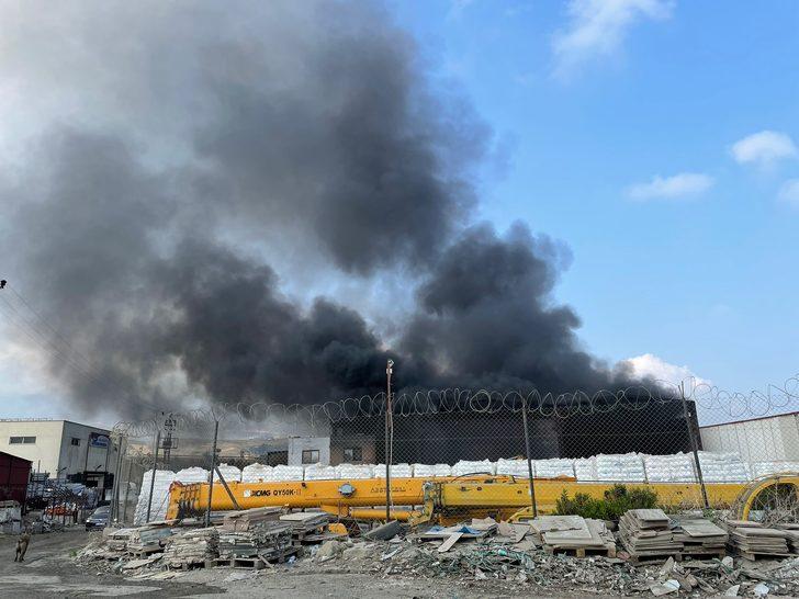 GÜNCELLEME - Hatay'daki antrepo yangını kontrol altına alındı G1