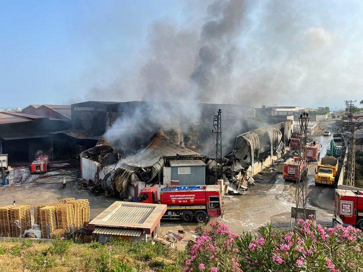 GÜNCELLEME - Hatay'daki antrepo yangını kontrol altına alındı G2