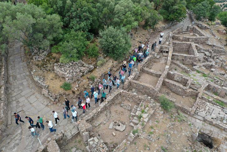 Vestel çalışanları, antik kentte çevre temizliği yaptı G5