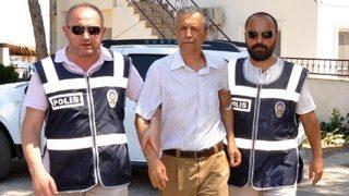 Şizofren oğlunu av tüfeğiyle öldürdü 