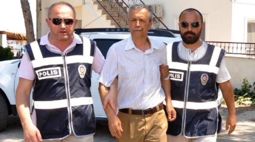 Şizofren oğlunu av tüfeğiyle öldürdü 