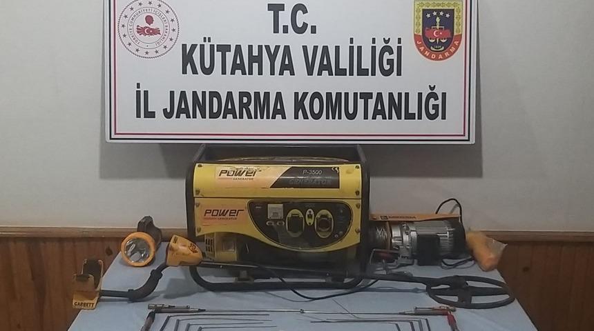 Kütahya'da altın aramak için izinsiz kazı yaptığı iddiasıyla 9 zanlı yakalandı