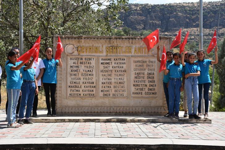 Şırnak'ın Çevrimli köyünde 32 yıl önce terör örgütü PKK'nın katlettiği 27 kişi anıldı G2