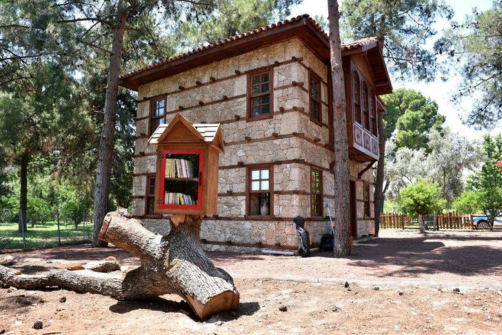 Antalya'da Dokumapark Orman Kütüphanesi açıldı G5