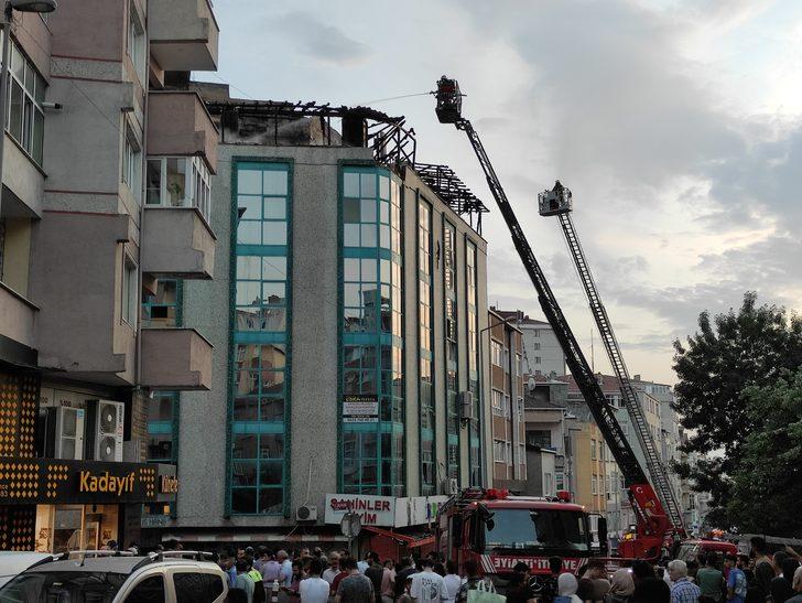 Küçükçekmece'de iş hanında çıkan yangın hasara neden oldu G1