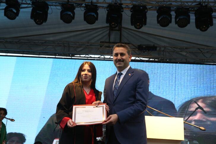 Tokat Gaziosmanpaşa Üniversitesinde mezuniyet töreni düzenlendi G3