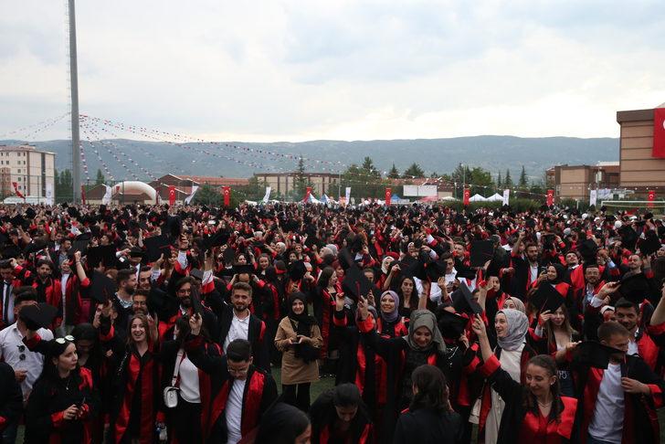 Tokat Gaziosmanpaşa Üniversitesinde mezuniyet töreni düzenlendi G4