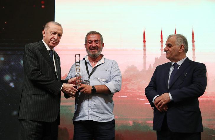 Cumhurbaşkanı Erdoğan, Şehit Mustafa Cambaz Fotoğraf Yarışması Ödül Töreni'nde konuştu: (2) G2