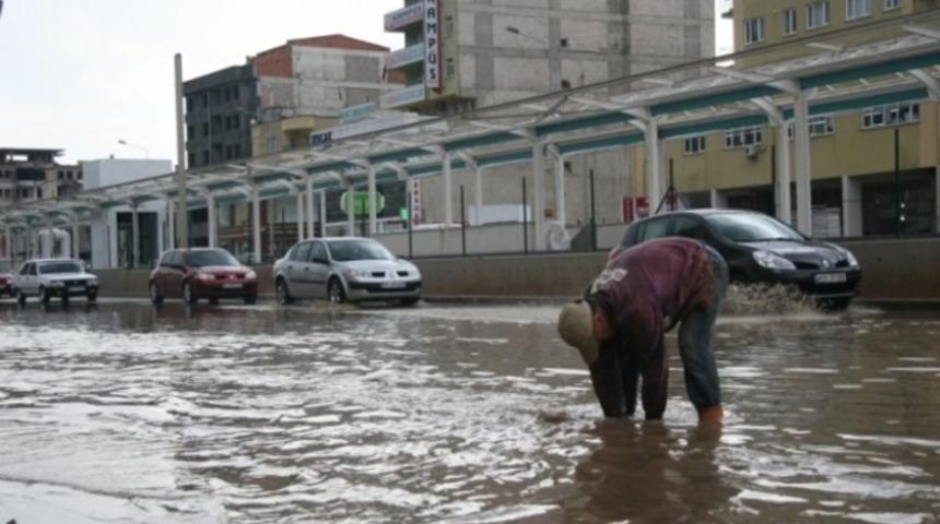 Bursa'da sel büyük zarara yol açtı