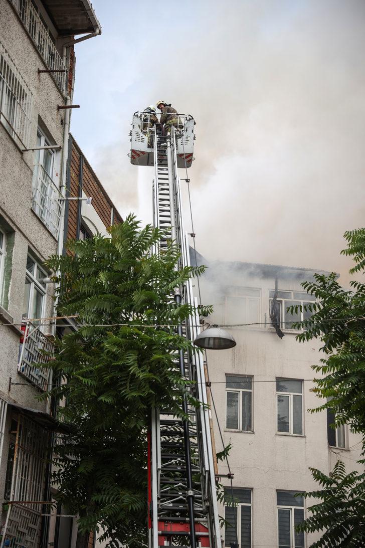 Fatih'te binada çıkan yangın söndürüldü G2