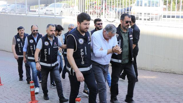 Paravan şirketle dolandırıcılık yaptıkları iddiasıyla 9 zanlı adliyeye sevk edildi