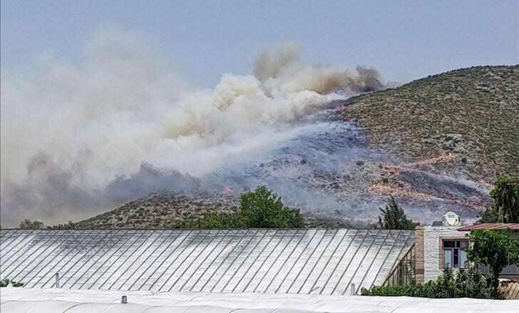 Antalya'da makilik alanda çıkan yangına müdahale ediliyor G1