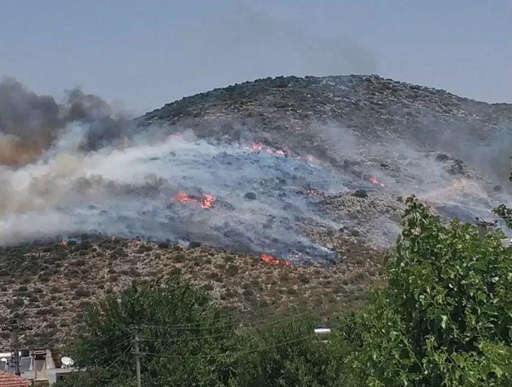 Antalya'da makilik alanda çıkan yangına müdahale ediliyor G2