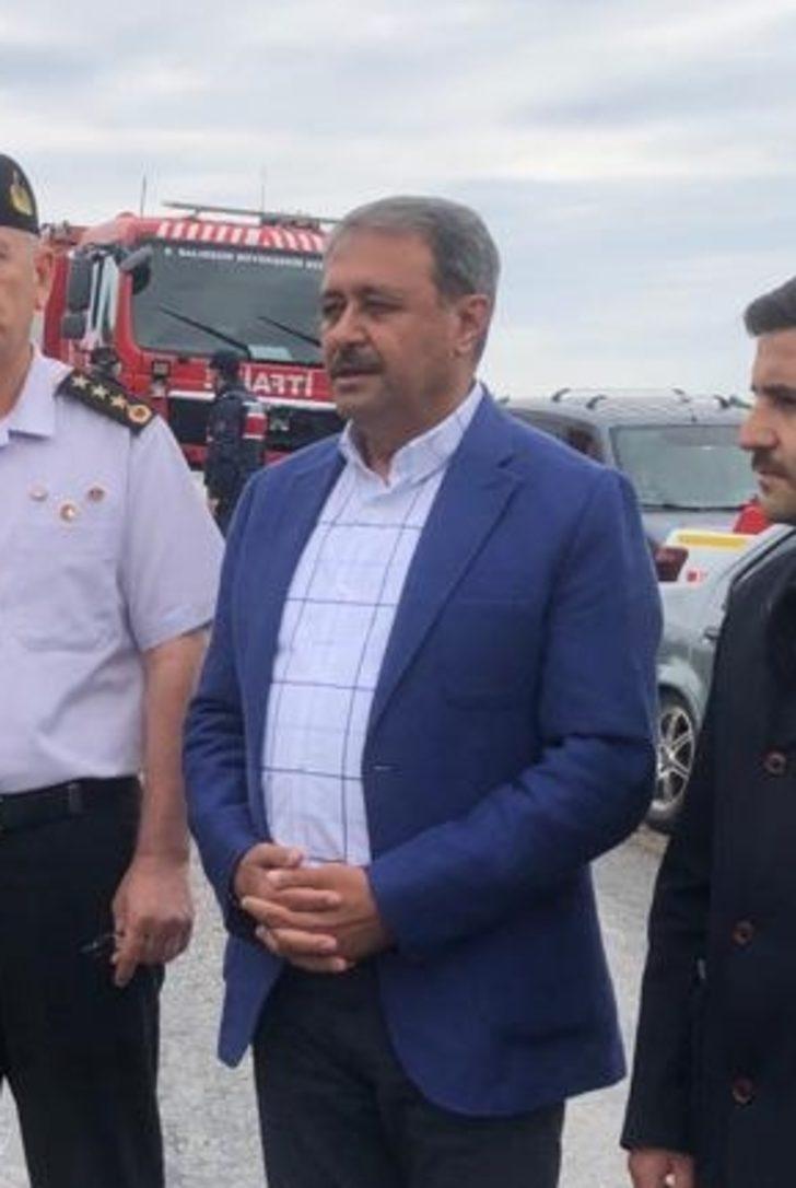 GÜNCELLEME 3 - Balıkesir'de minibüs ile kamyon çarpıştı, 7 kişi öldü, 11 kişi yaralandı G1