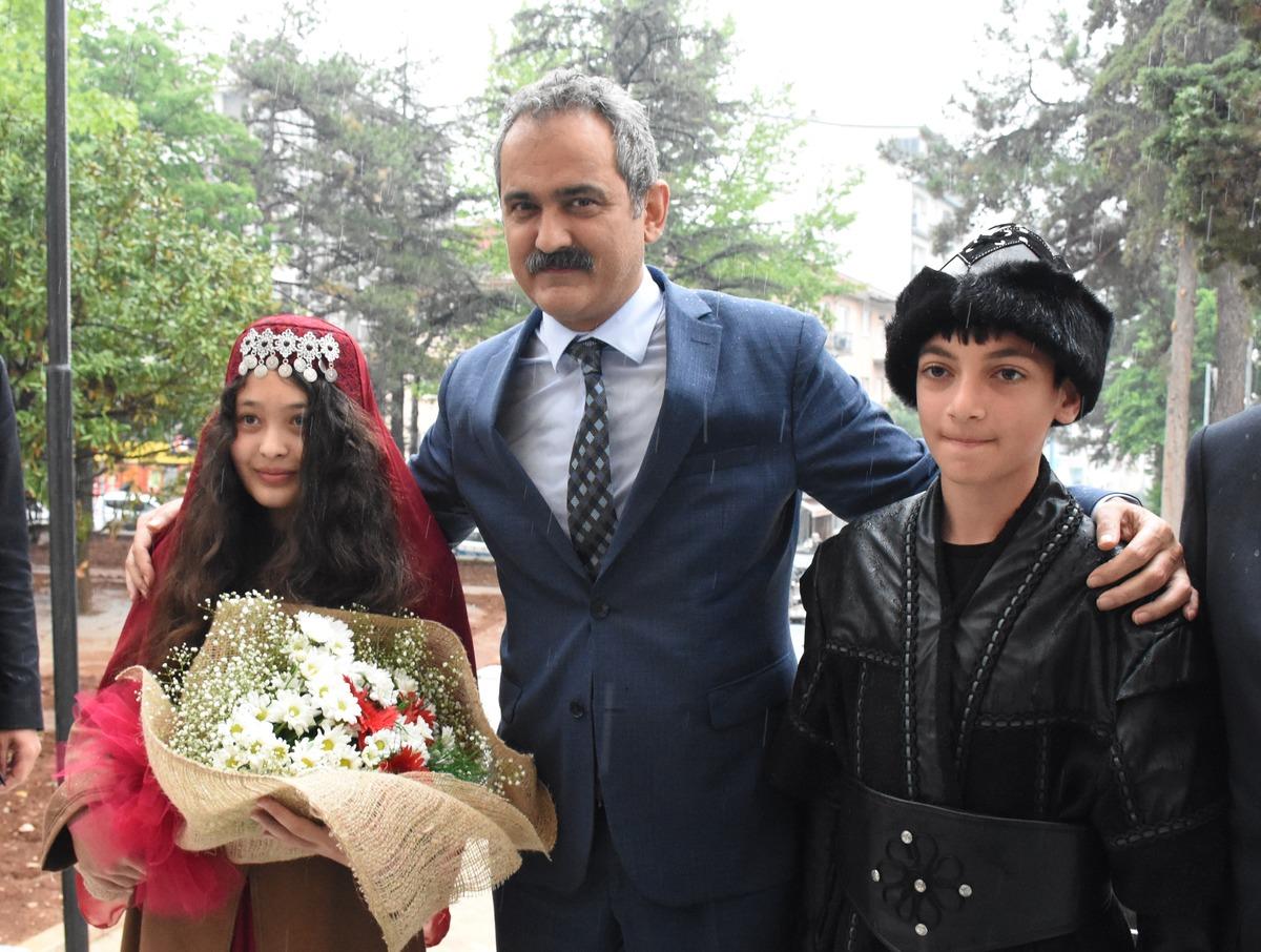 MEB, okullarda "k&uuml;lt&uuml;r okuryazarlığı" eğitimi başlatıyor