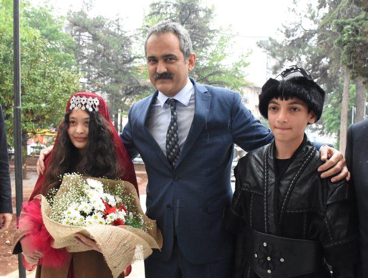 MEB, okullarda "kültür okuryazarlığı" eğitimi başlatıyor G1