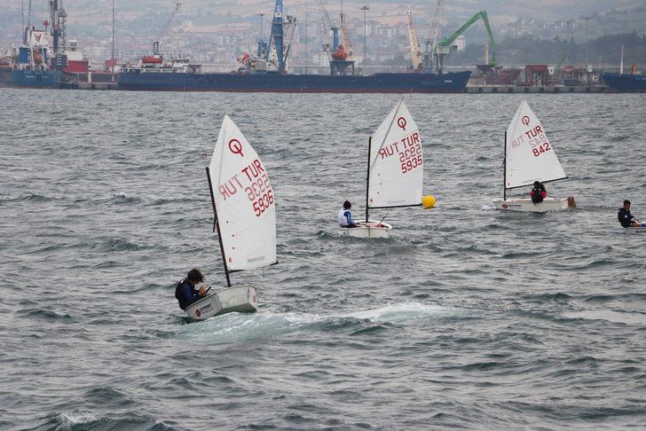 Tekirdağ'daki Kiraz Festivali'nde yelken ve yüzme yarışları düzenlendi G2