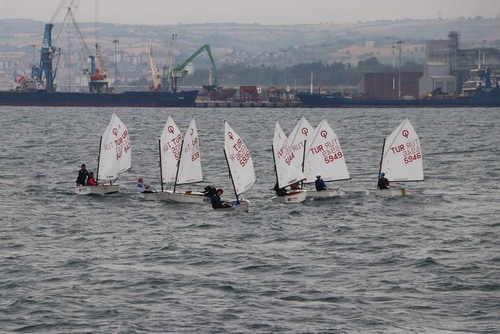 Tekirdağ'daki Kiraz Festivali'nde yelken ve yüzme yarışları düzenlendi G4
