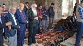 Başpiskopostan 'namaz' sürprizi