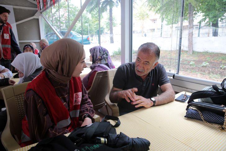Türk Kızılayın kuruluş yıl dönümü Bolu'da huzurevi sakinleriyle kutlandı G1