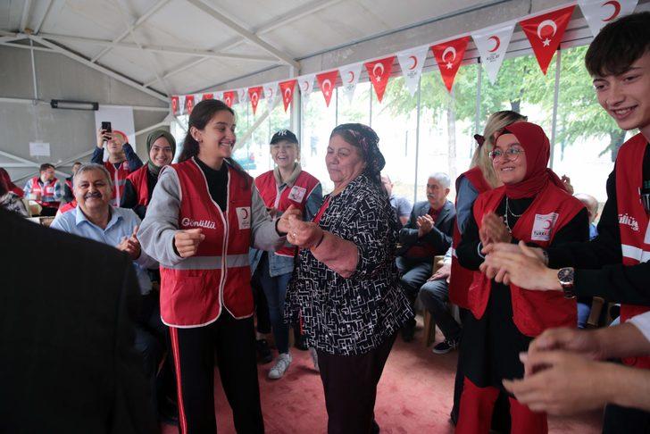 Türk Kızılayın kuruluş yıl dönümü Bolu'da huzurevi sakinleriyle kutlandı G3