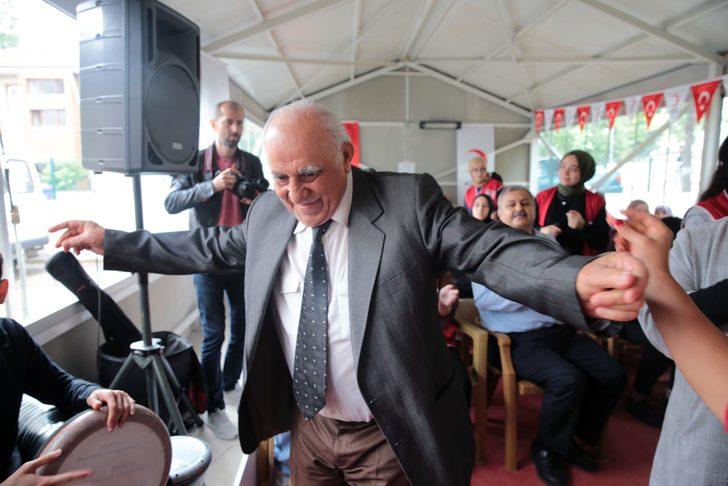 Türk Kızılayın kuruluş yıl dönümü Bolu'da huzurevi sakinleriyle kutlandı G4