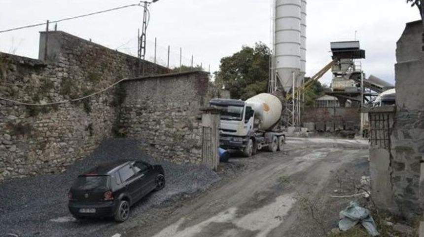 Tarihi Haliç Tersanesi’ne beton santrali