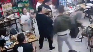 Çin’de akılalmaz olay! Restoranda oturan 3 kadın, 9 kişi tarafından tekme tokat darbedildi