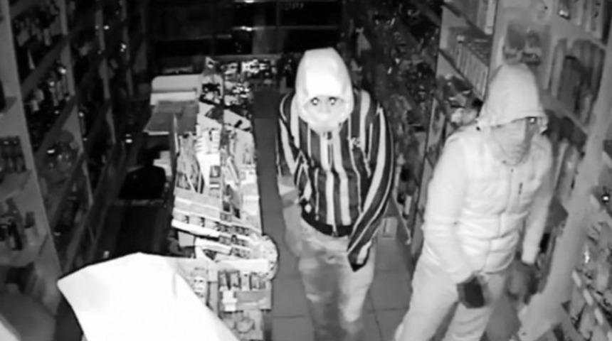 60 bin liralık hırsızlık kamerada