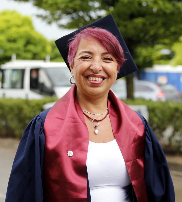 Anadolu Üniversitesinin açık öğretim programlarında mezuniyet töreni G1