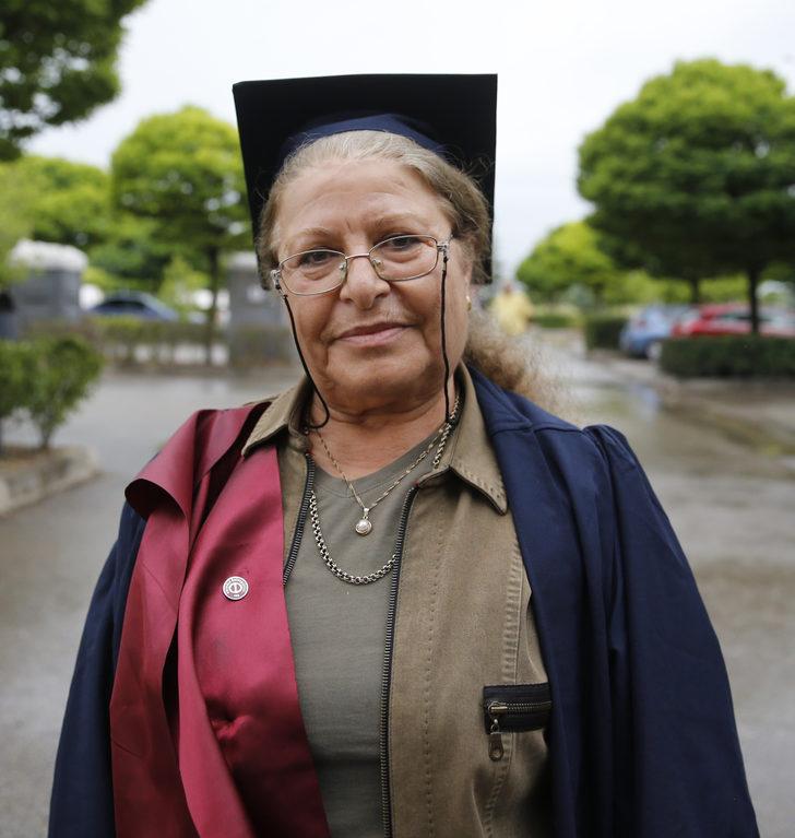 Anadolu Üniversitesinin açık öğretim programlarında mezuniyet töreni G2