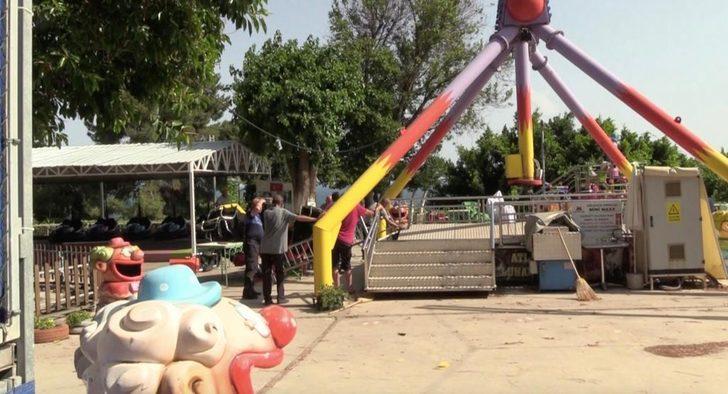 Antalya'da lunaparkta salıncağın kopması sonucu 3 çocuk yaralandı G3