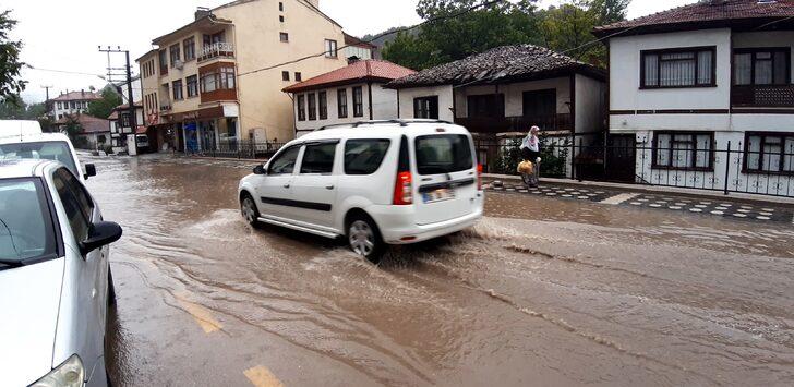 Bolu'da sağanak hayatı olumsuz etkiledi G3